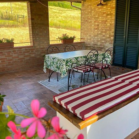 Hostal I Due Cipressi Torrenieri Habitación foto