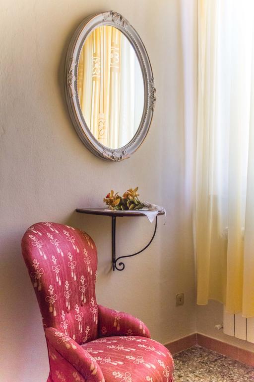 Hostal I Due Cipressi Torrenieri Exterior foto