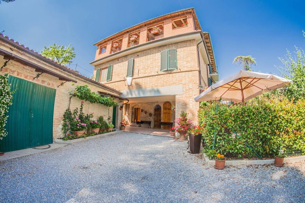 Hostal I Due Cipressi Torrenieri Exterior foto