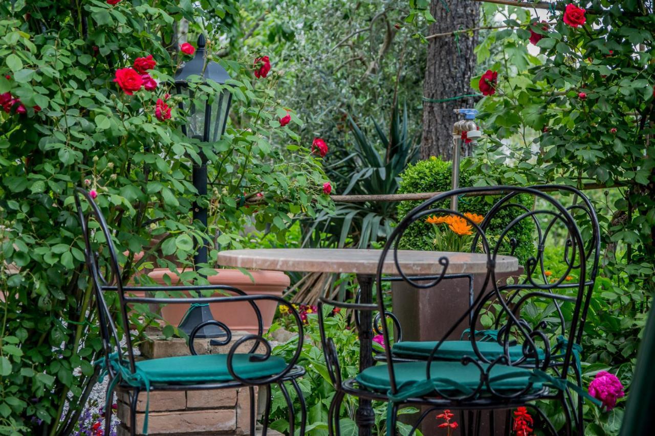 Hostal I Due Cipressi Torrenieri Exterior foto